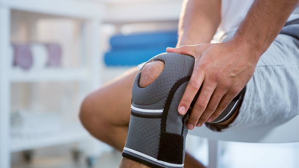 Understanding ACL Tears: Treatment Options and Long-Term Outlook.